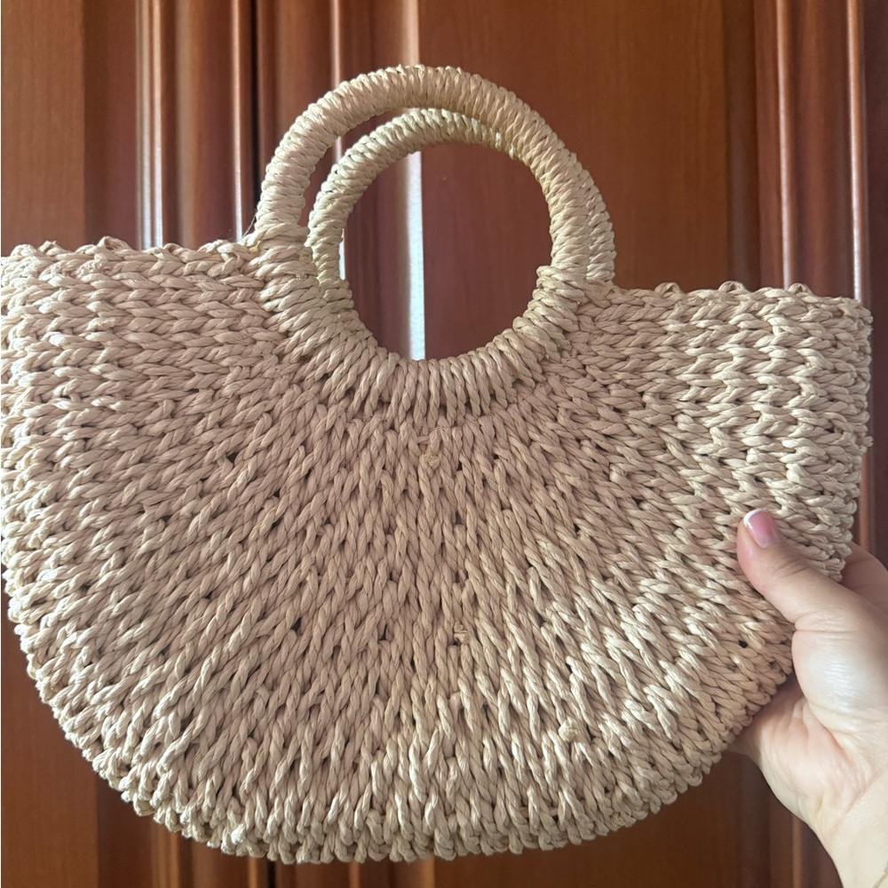 Elegant Tan Woven Handbag
